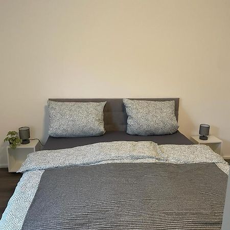 Zimmer Frei 4 Wiesbaden Bagian luar foto